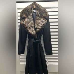 NWT/ Via Spiga belted coat with leopard Faux Fur Collar